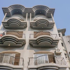 Collection O Rest Inn